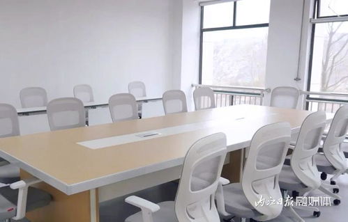深化交流與合作 60余名企業家蒞臨內江軟件與信息技術服務外包產業園參觀考察